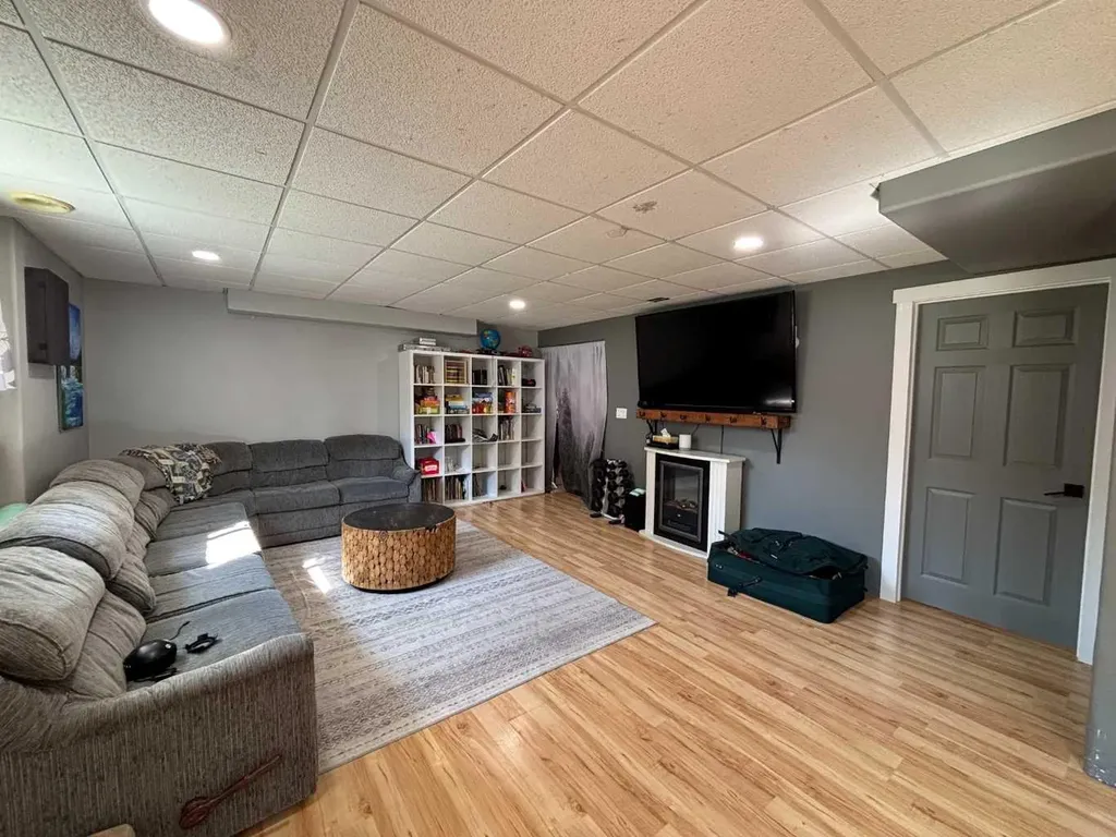 26 Olson Crescent Whitecourt AB T7S 1T9