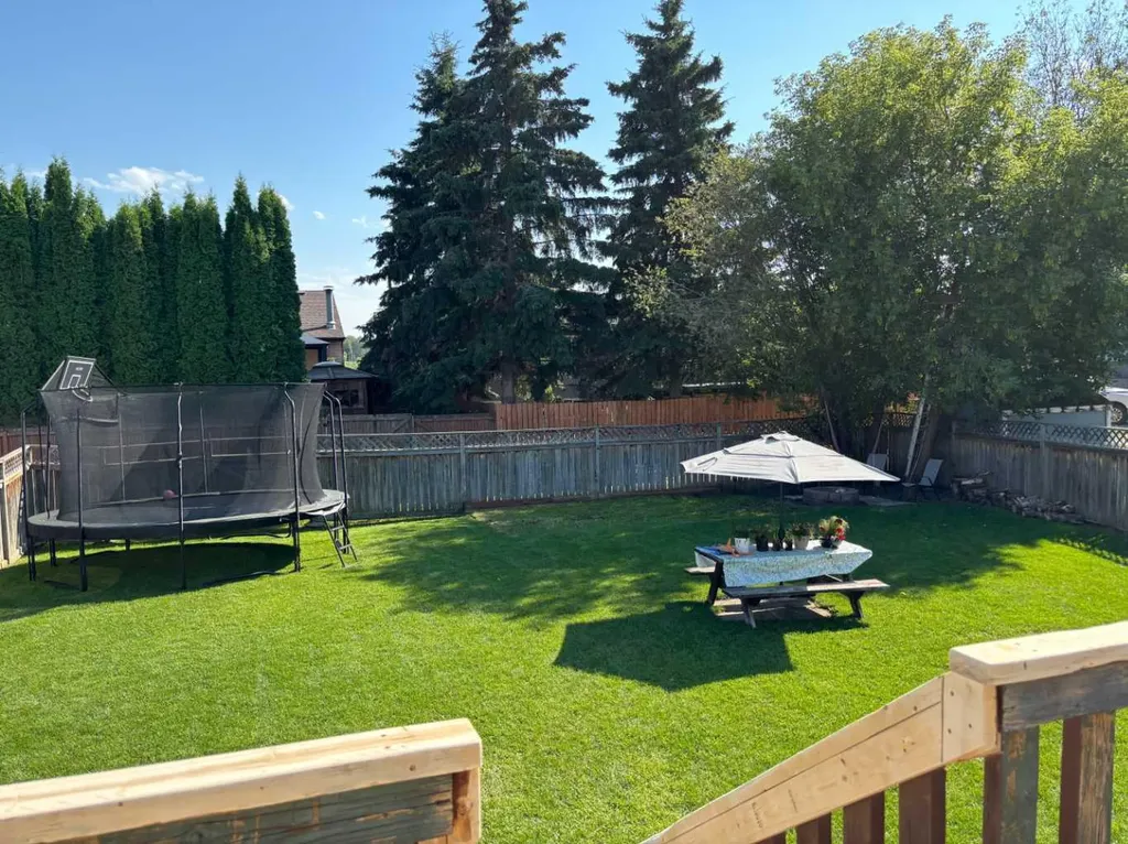 26 Olson Crescent Whitecourt AB T7S 1T9