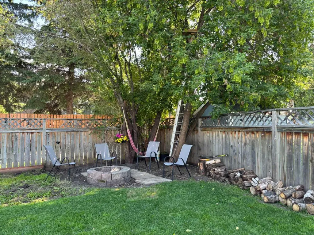 26 Olson Crescent Whitecourt AB T7S 1T9