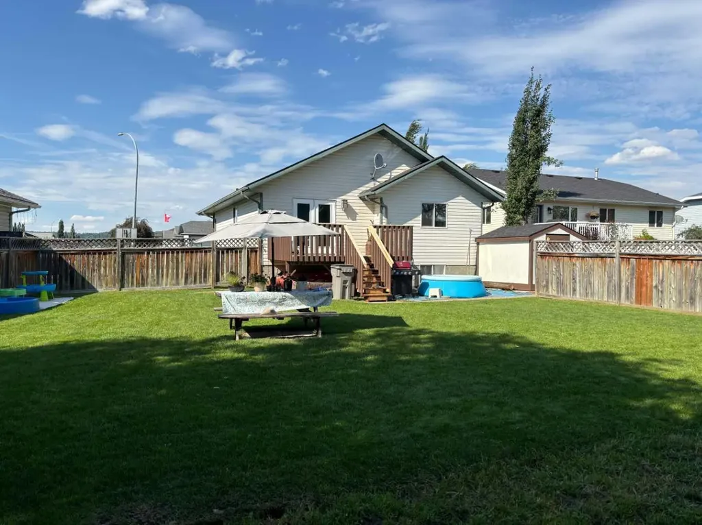 26 Olson Crescent Whitecourt AB T7S 1T9