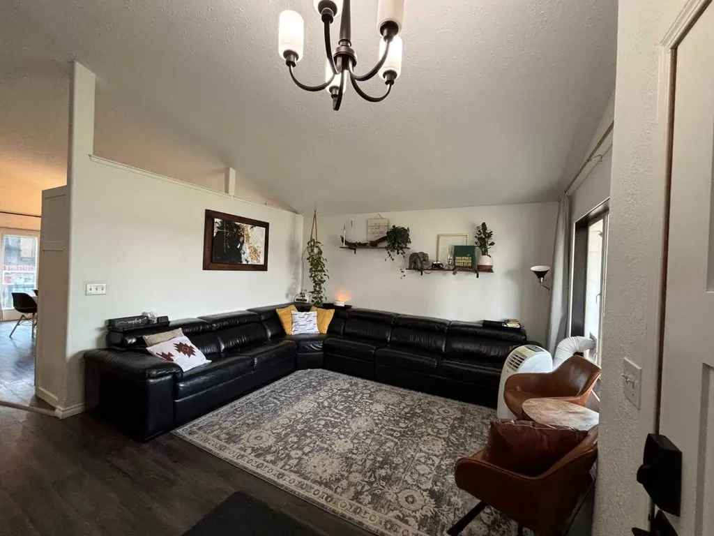 26 Olson Crescent Whitecourt AB T7S 1T9