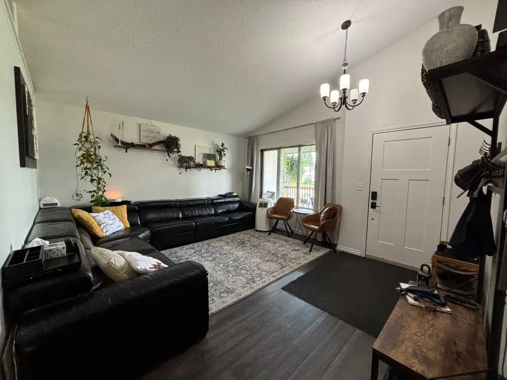 26 Olson Crescent Whitecourt AB T7S 1T9