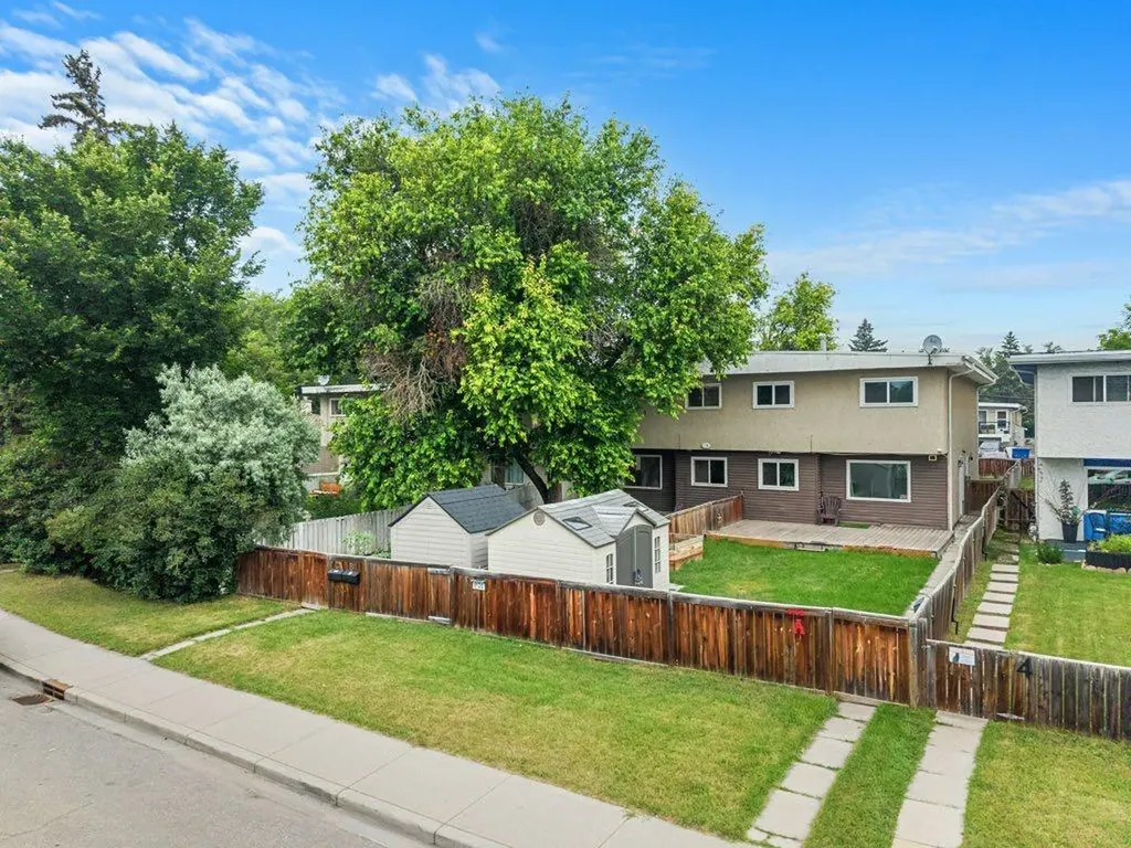 6120B 33 Avenue NW Calgary AB T3B 1B8