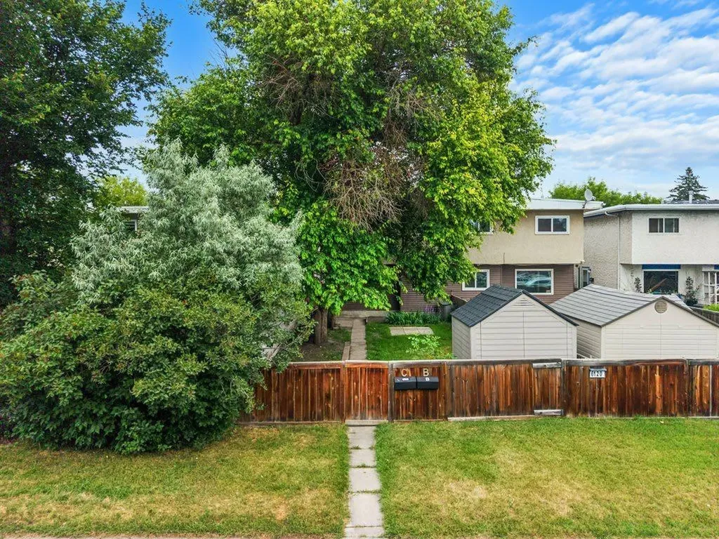 6120B 33 Avenue NW Calgary AB T3B 1B8
