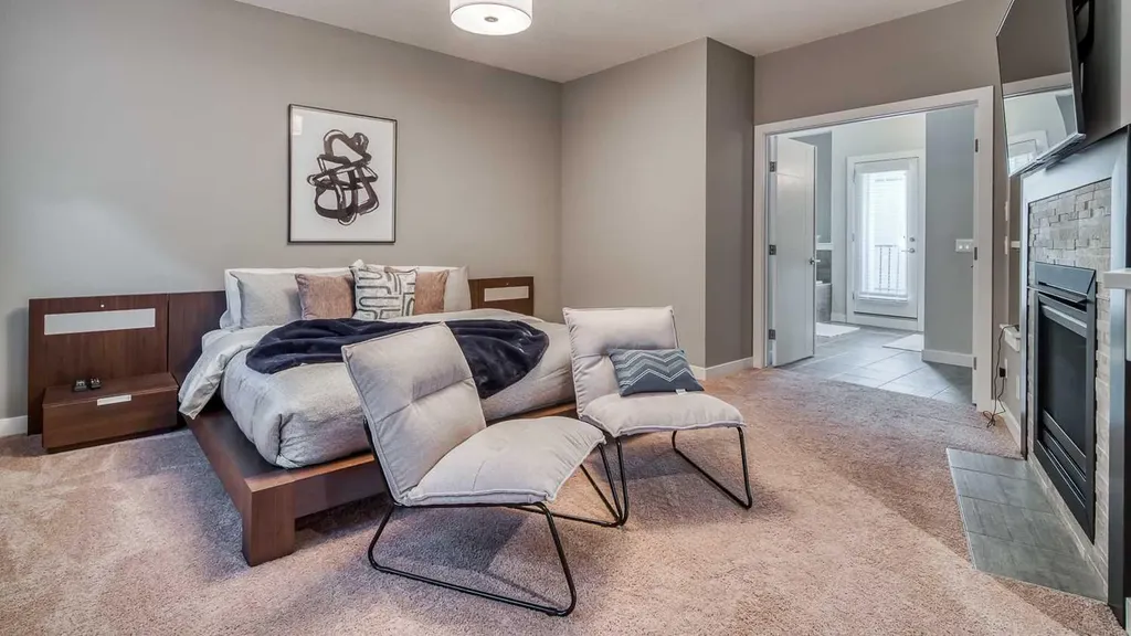 2428 30 Street SW Calgary AB T3E 2M1