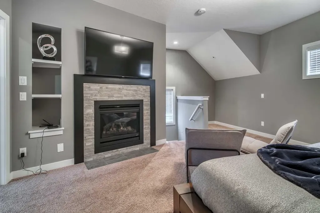 2428 30 Street SW Calgary AB T3E 2M1