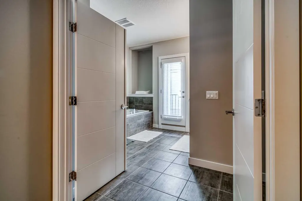2428 30 Street SW Calgary AB T3E 2M1
