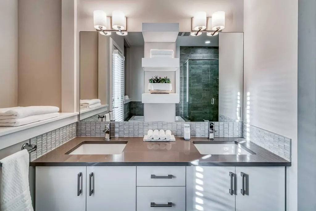2428 30 Street SW Calgary AB T3E 2M1