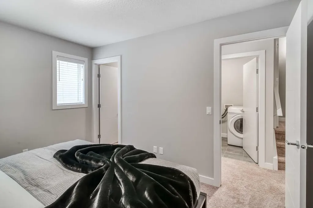 2428 30 Street SW Calgary AB T3E 2M1