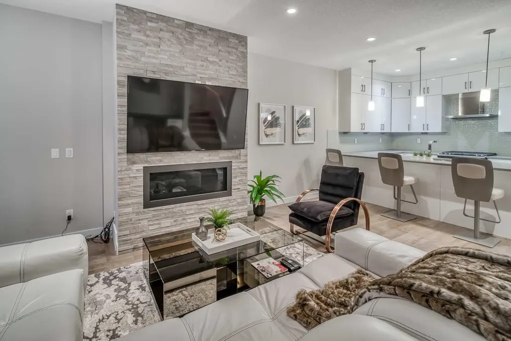 2428 30 Street SW Calgary AB T3E 2M1