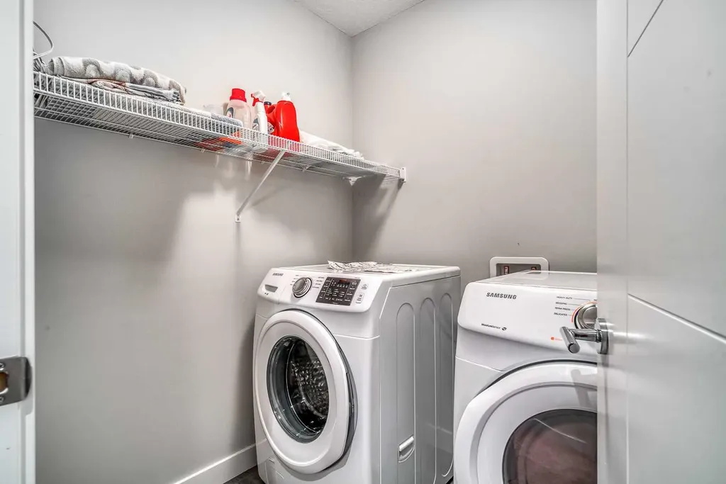 2428 30 Street SW Calgary AB T3E 2M1