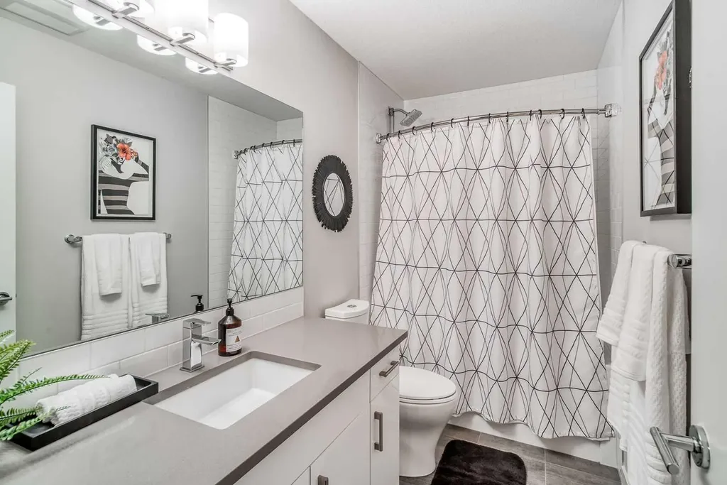 2428 30 Street SW Calgary AB T3E 2M1