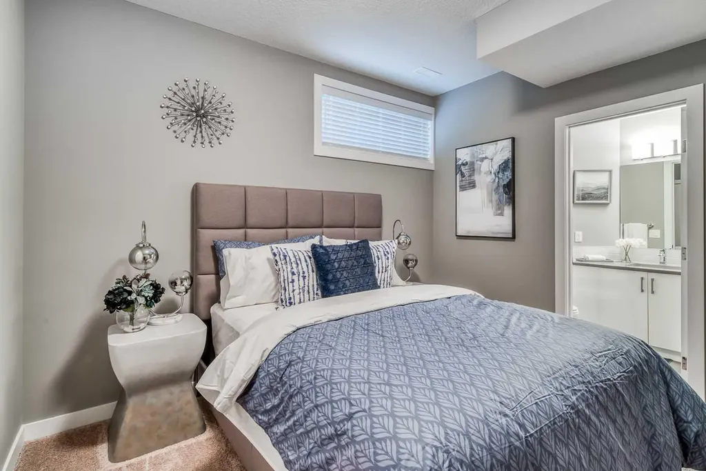 2428 30 Street SW Calgary AB T3E 2M1