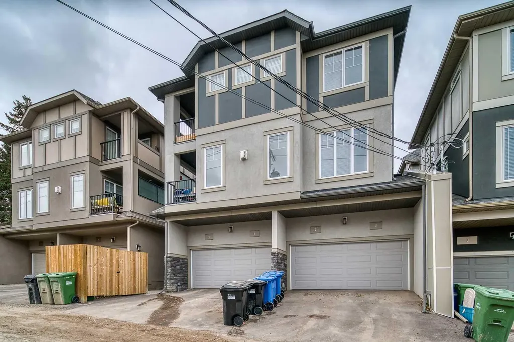 2428 30 Street SW Calgary AB T3E 2M1