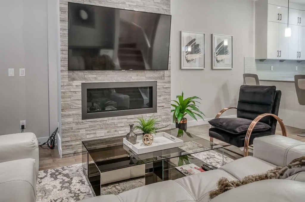 2428 30 Street SW Calgary AB T3E 2M1