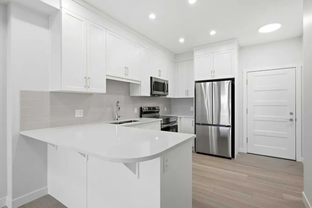81 Arbour Lake View NW Calgary AB T3G0H4