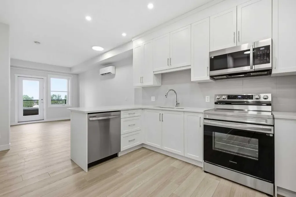 81 Arbour Lake View NW Calgary AB T3G0H4