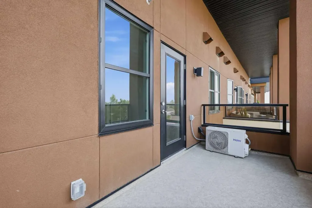 81 Arbour Lake View NW Calgary AB T3G0H4