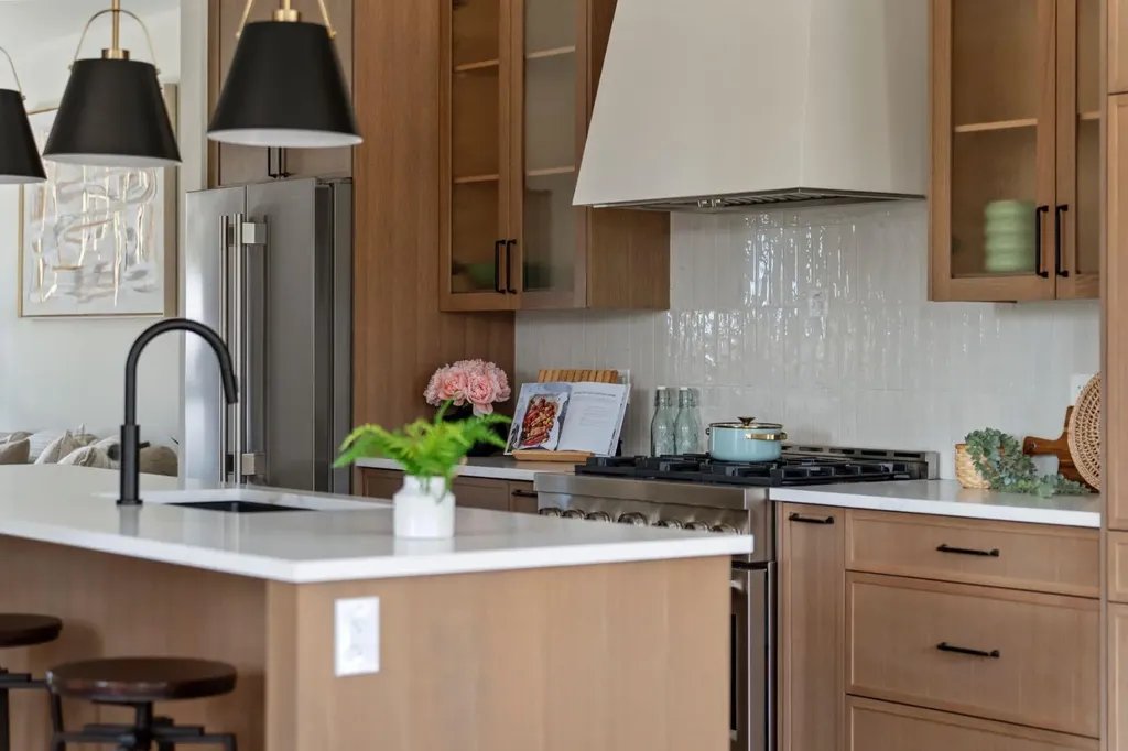 8140 47 Avenue NW Calgary AB T3B 1Z5