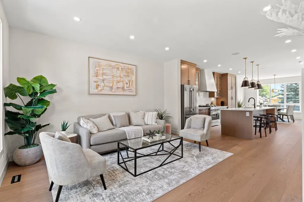 8140 47 Avenue NW Calgary AB T3B 1Z5