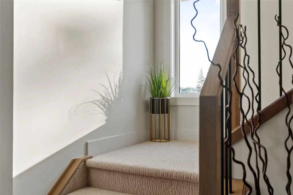 8140 47 Avenue NW Calgary AB T3B 1Z5