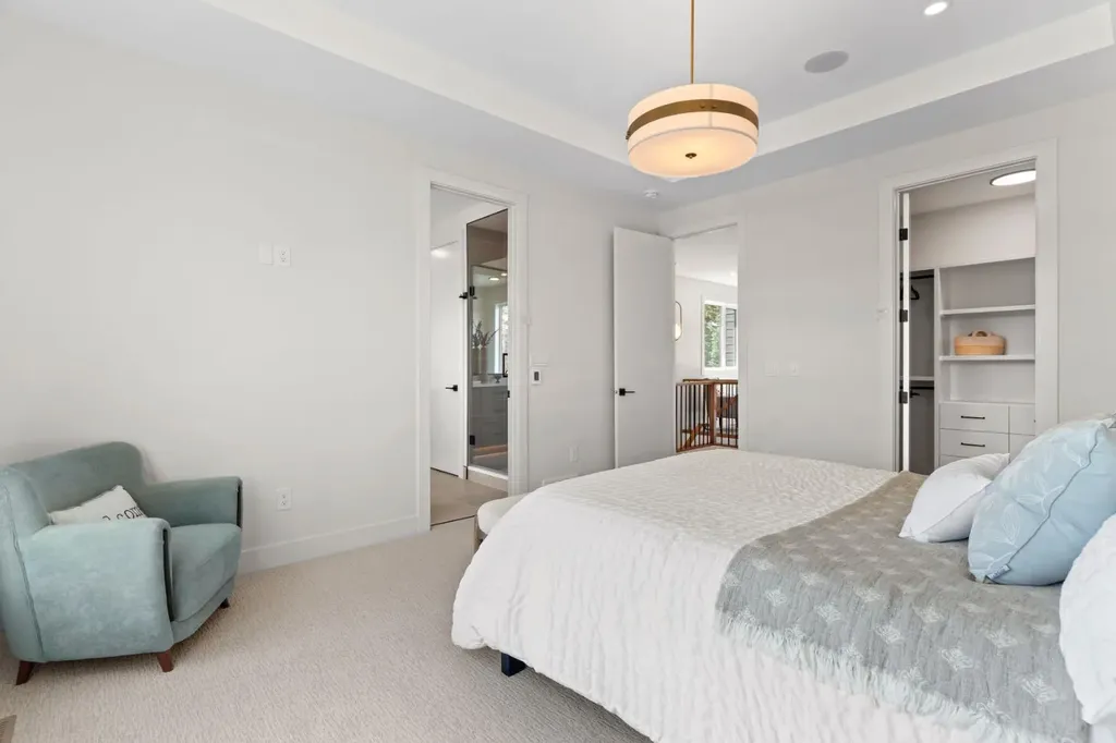 8140 47 Avenue NW Calgary AB T3B 1Z5