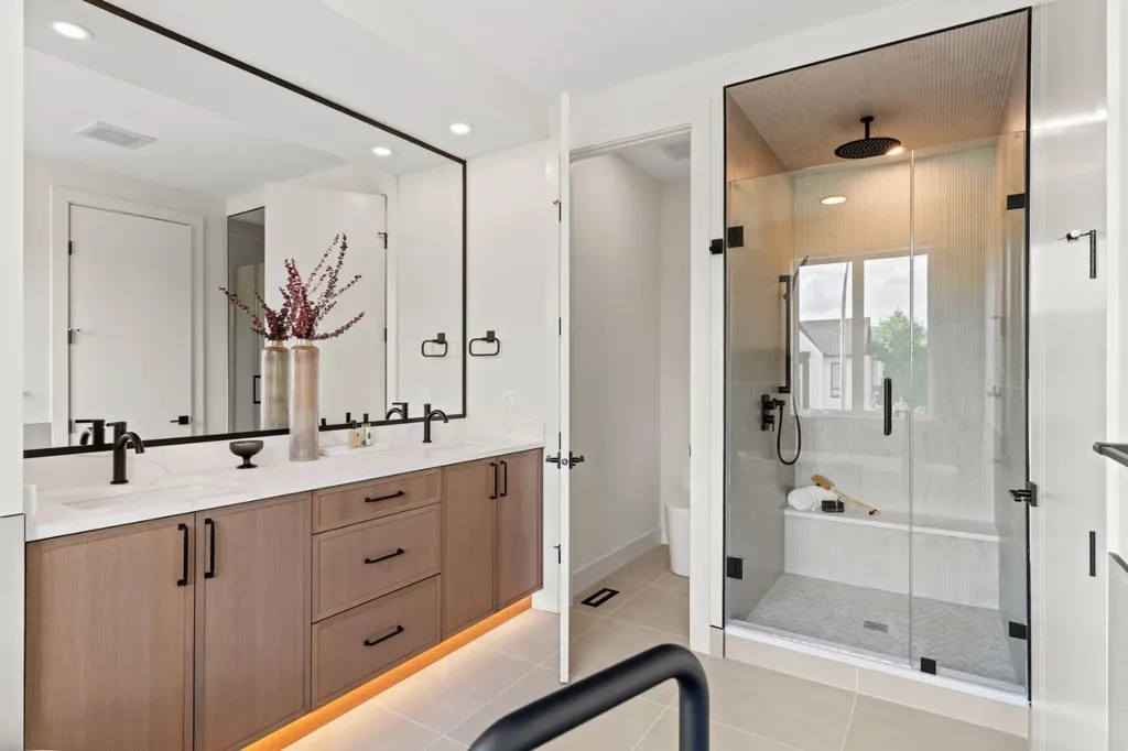 8140 47 Avenue NW Calgary AB T3B 1Z5