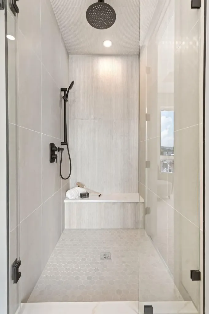 8140 47 Avenue NW Calgary AB T3B 1Z5