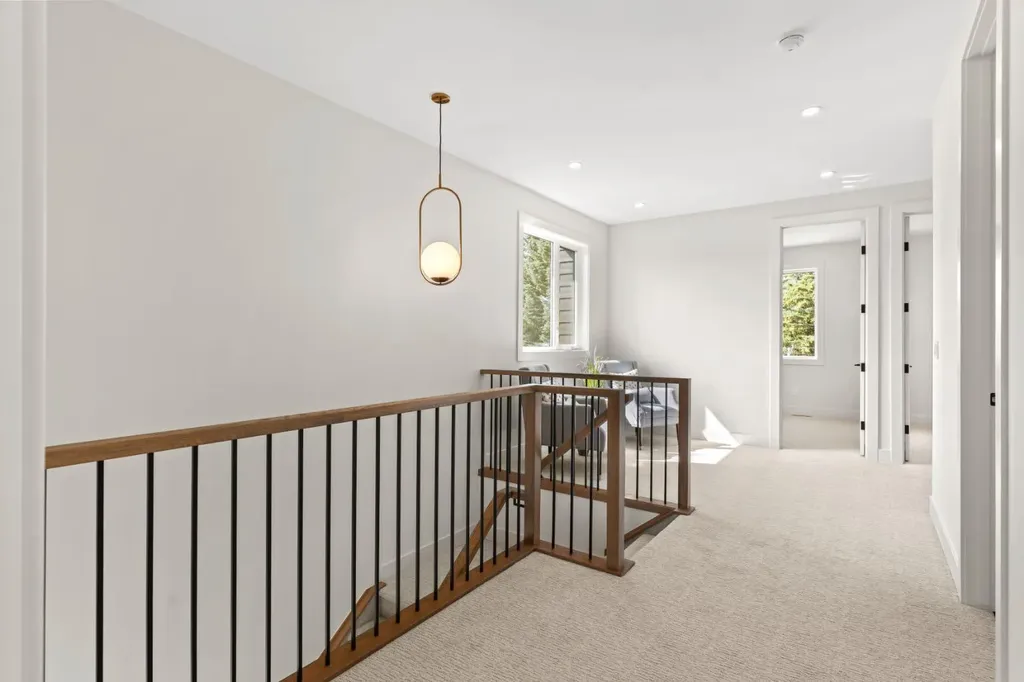 8140 47 Avenue NW Calgary AB T3B 1Z5