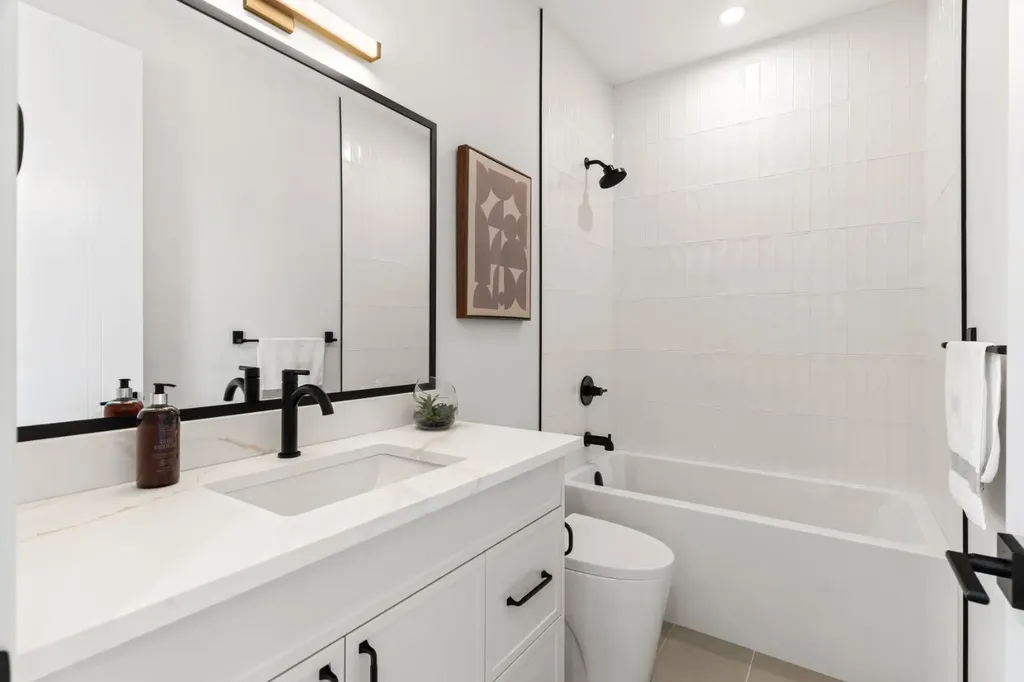 8140 47 Avenue NW Calgary AB T3B 1Z5