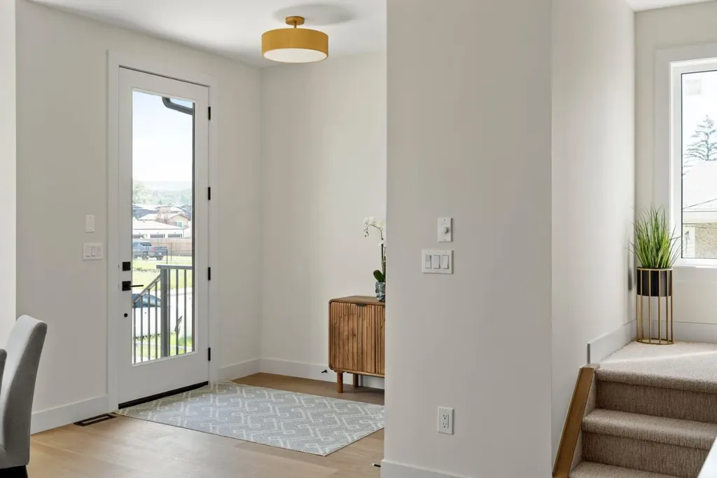 8140 47 Avenue NW Calgary AB T3B 1Z5