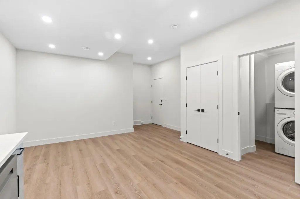 8140 47 Avenue NW Calgary AB T3B 1Z5