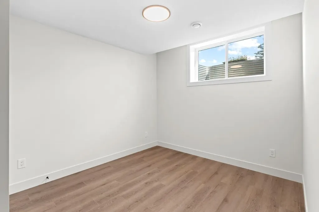 8140 47 Avenue NW Calgary AB T3B 1Z5