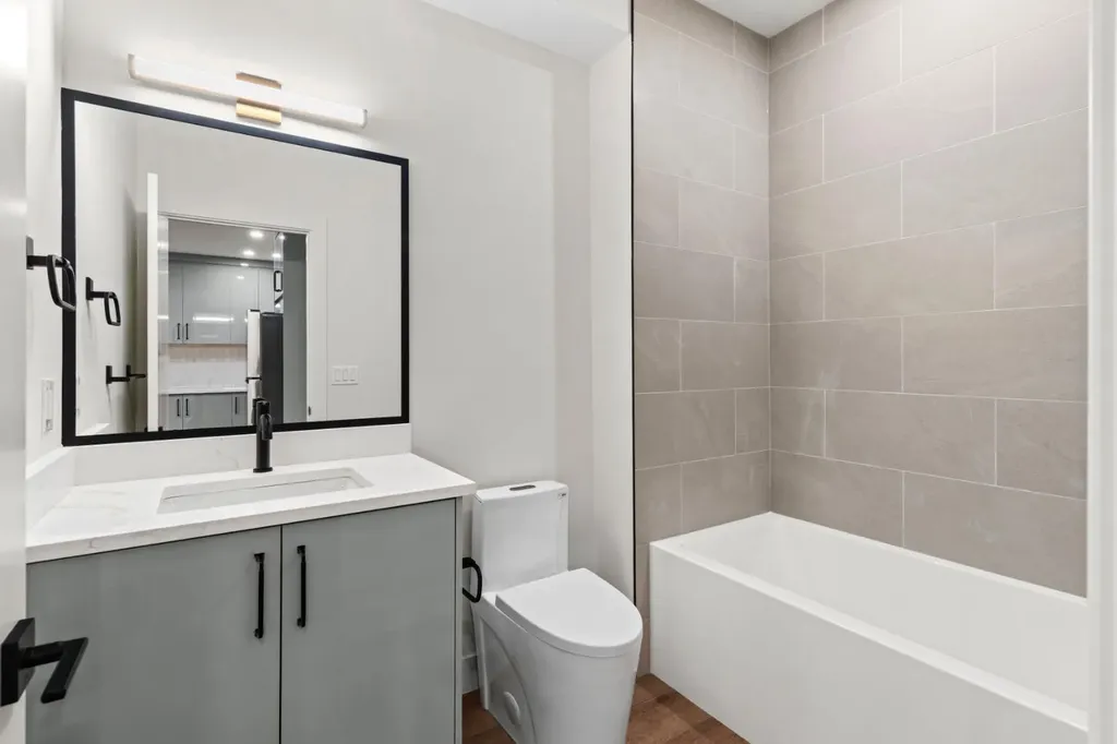 8140 47 Avenue NW Calgary AB T3B 1Z5