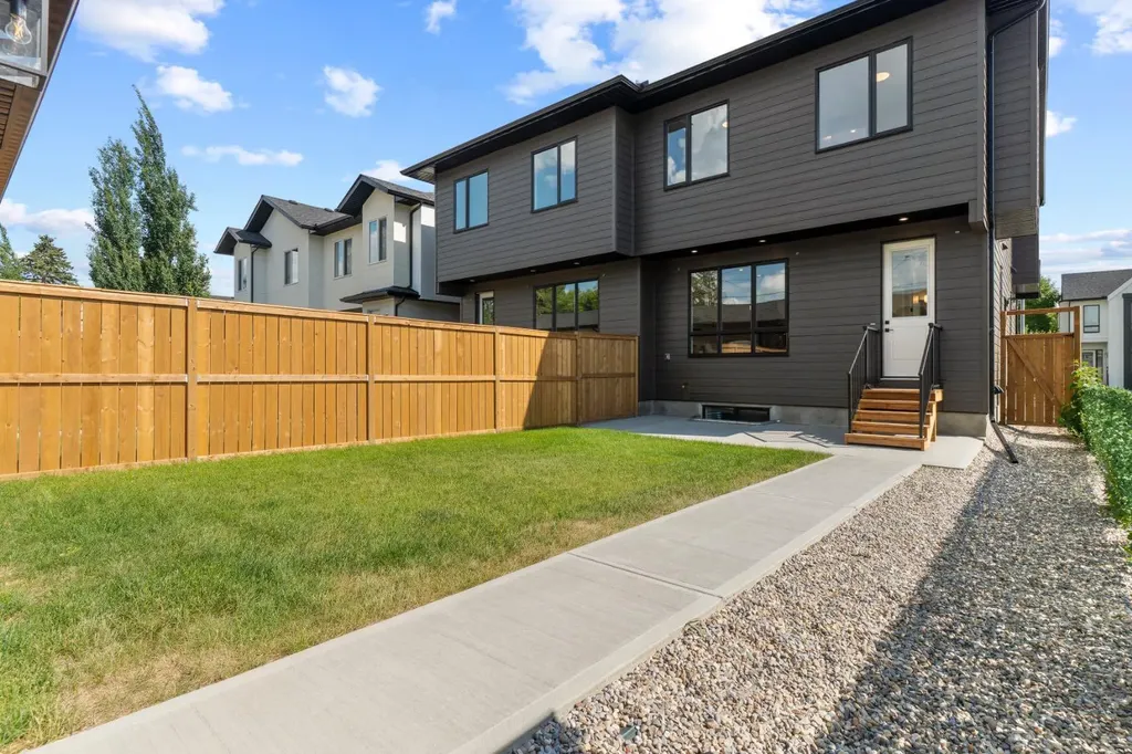 8140 47 Avenue NW Calgary AB T3B 1Z5