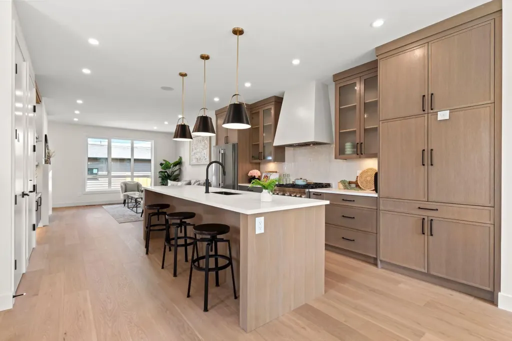 8140 47 Avenue NW Calgary AB T3B 1Z5