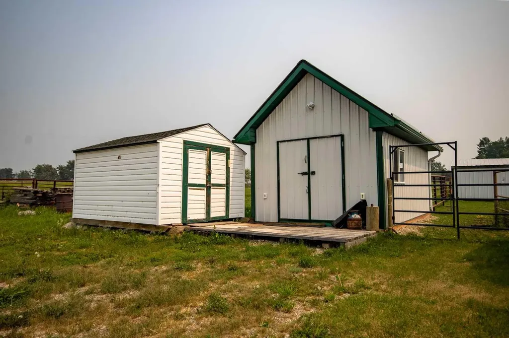 4351 Township Road 332 Rural Mountain View County AB T0M 1X0