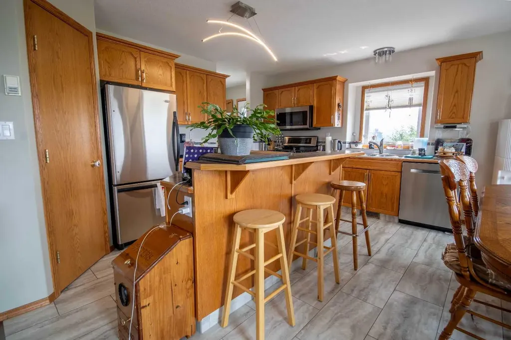 4351 Township Road 332 Rural Mountain View County AB T0M 1X0