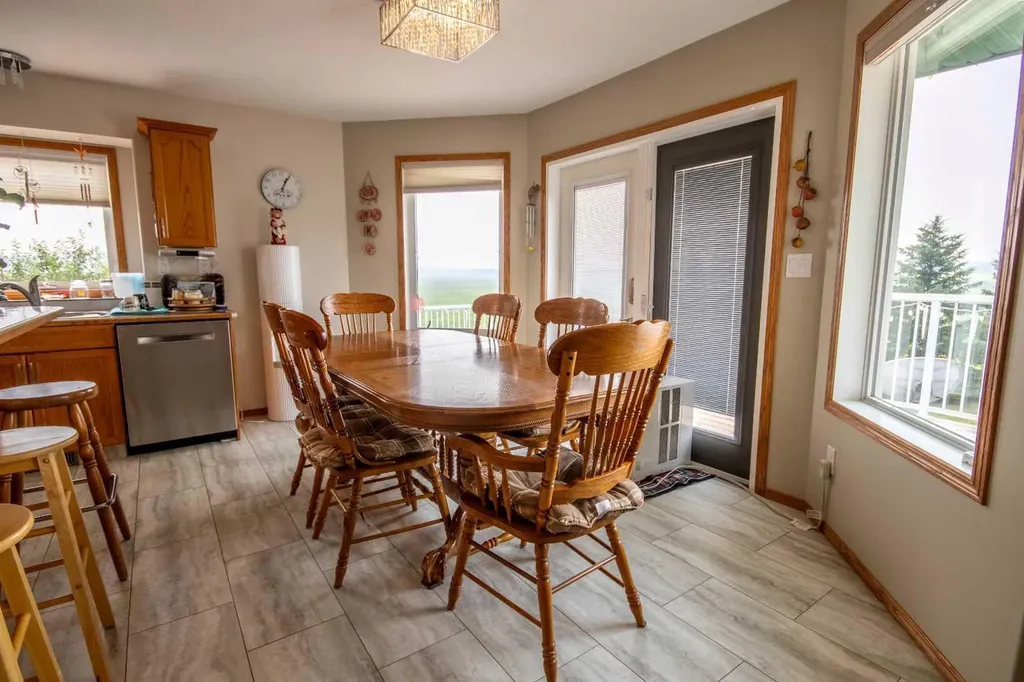 4351 Township Road 332 Rural Mountain View County AB T0M 1X0