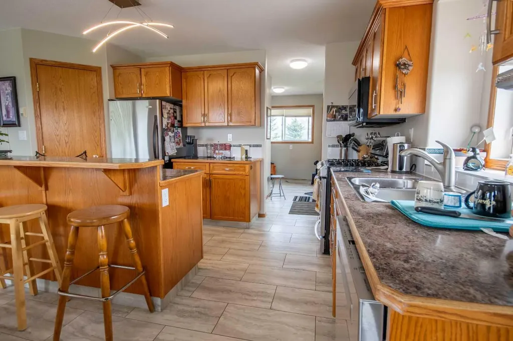4351 Township Road 332 Rural Mountain View County AB T0M 1X0