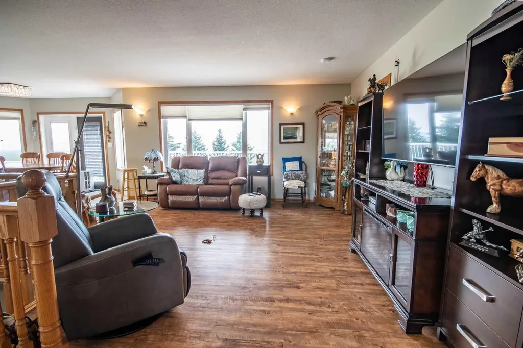 4351 Township Road 332 Rural Mountain View County AB T0M 1X0
