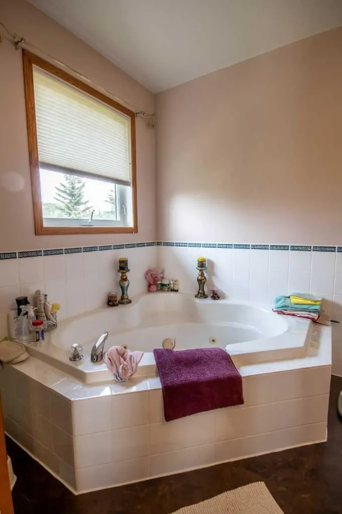 4351 Township Road 332 Rural Mountain View County AB T0M 1X0