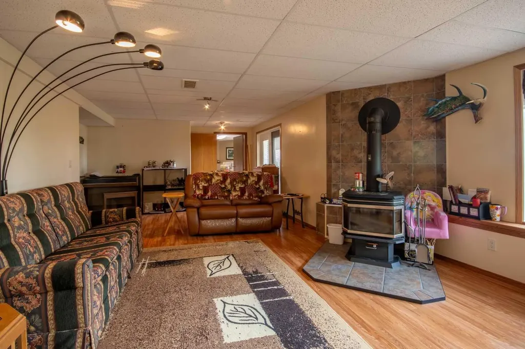 4351 Township Road 332 Rural Mountain View County AB T0M 1X0