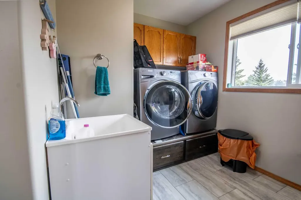4351 Township Road 332 Rural Mountain View County AB T0M 1X0