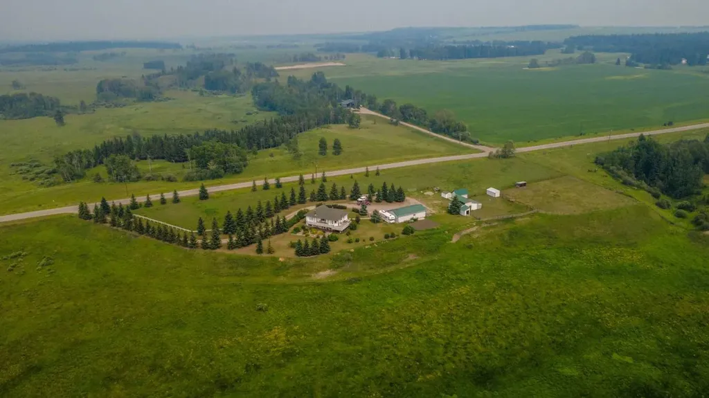 4351 Township Road 332 Rural Mountain View County AB T0M 1X0