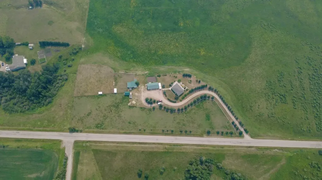 4351 Township Road 332 Rural Mountain View County AB T0M 1X0