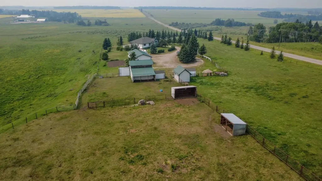4351 Township Road 332 Rural Mountain View County AB T0M 1X0