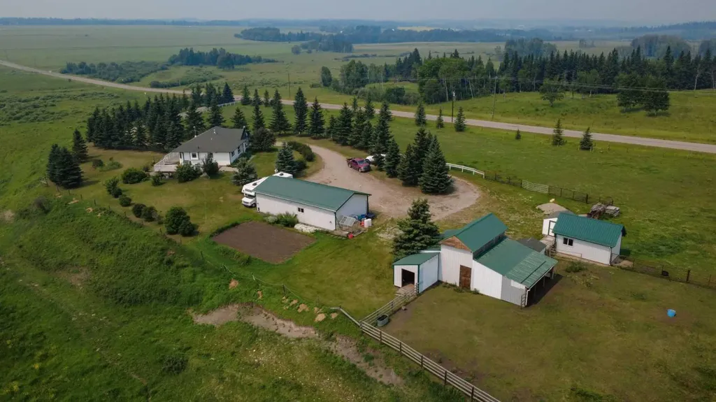 4351 Township Road 332 Rural Mountain View County AB T0M 1X0