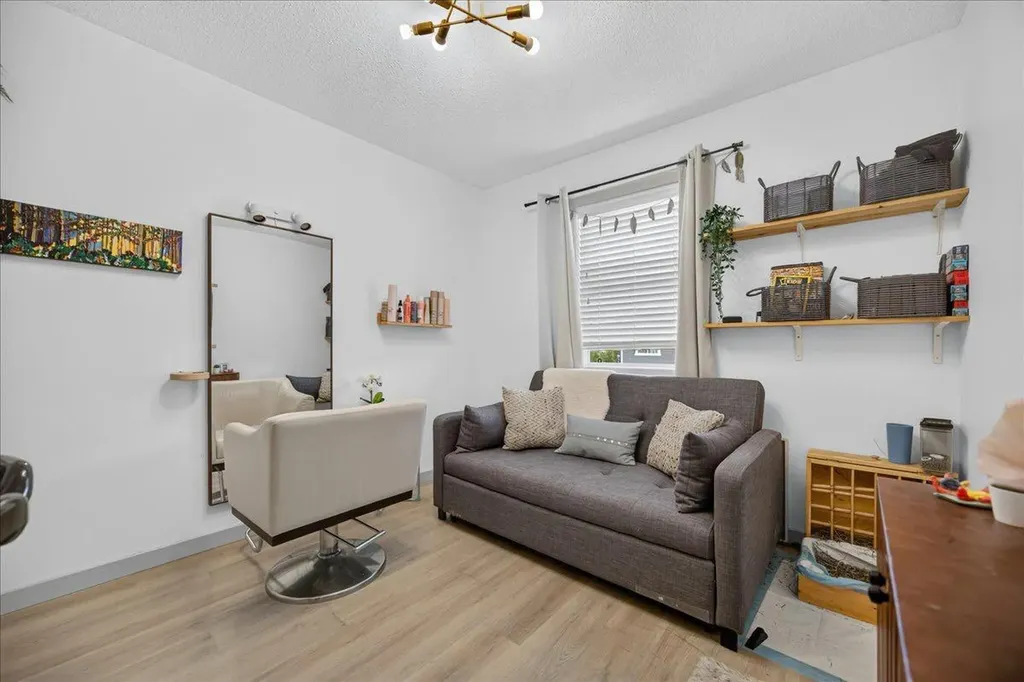 146 Sunset Road Cochrane AB T4C 0Z9