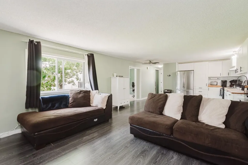 9709 107 Avenue Clairmont AB T8X5E5